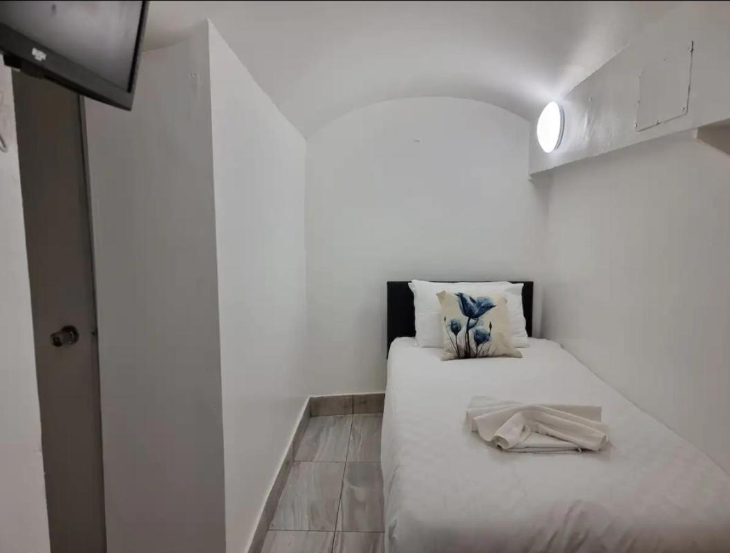 F24- Basement Single Studio Near Paddington Apartman London Kültér fotó